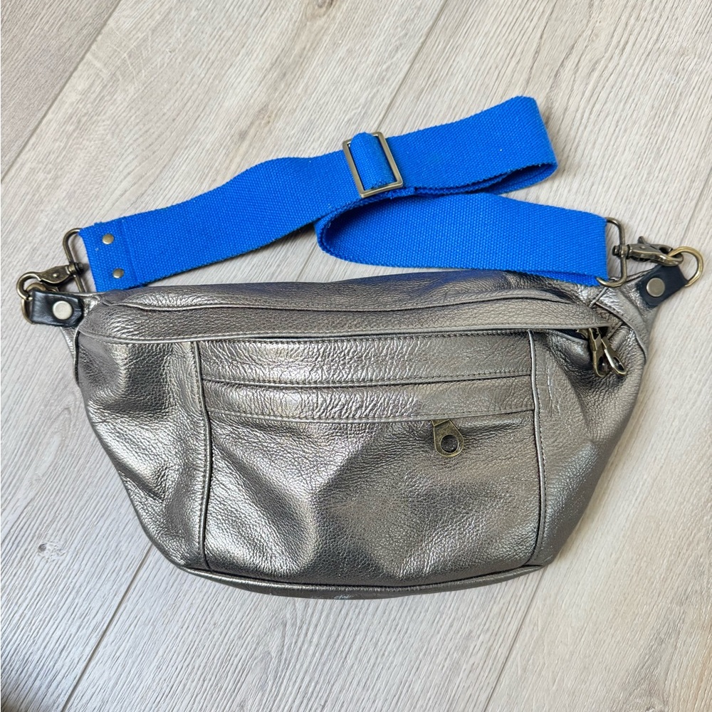 Parker Thatch Cross-My-Heart Sling Bag Gunmetal Silver Metallic with Blue Strap